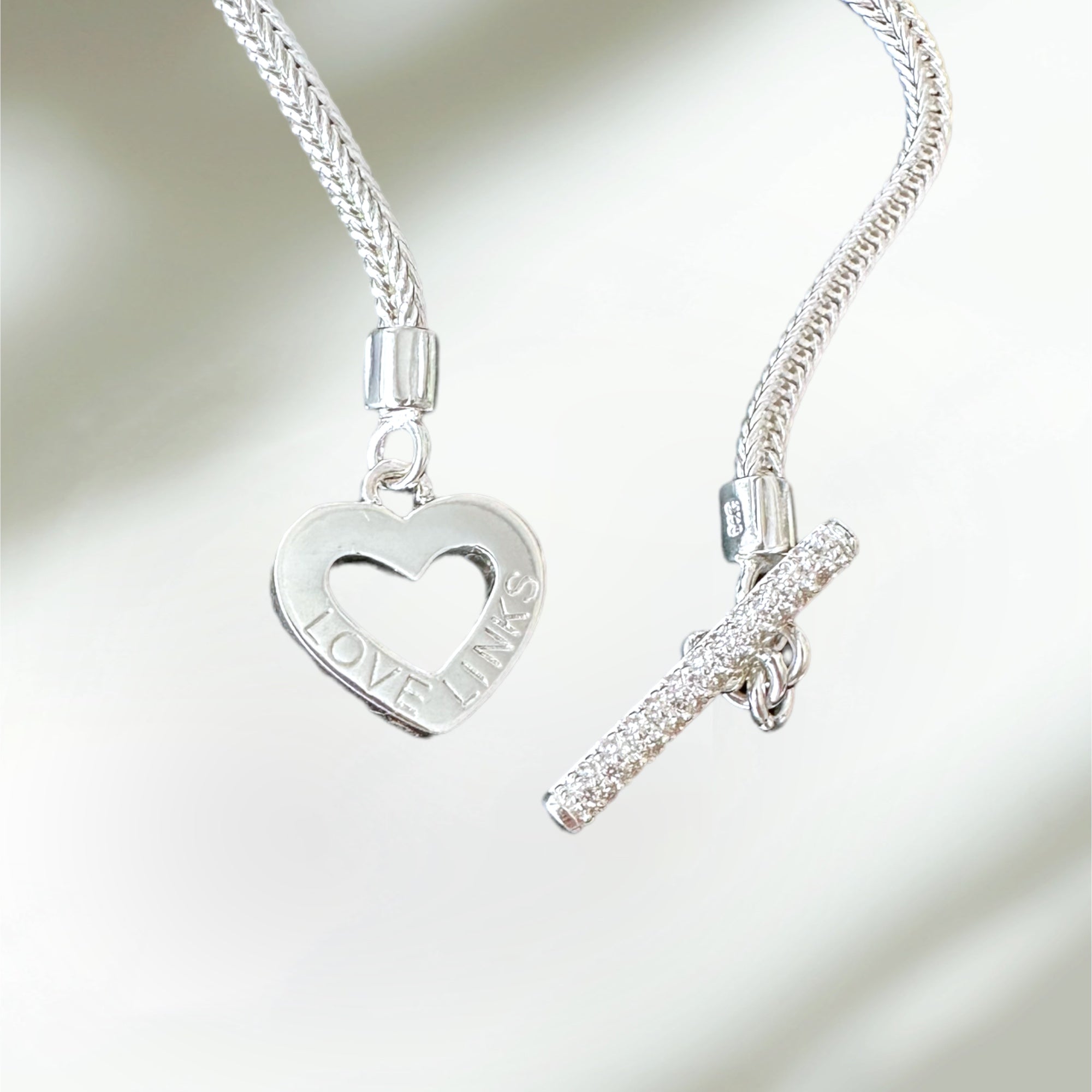 Tロックネックレスにハートモチーフ登場です！